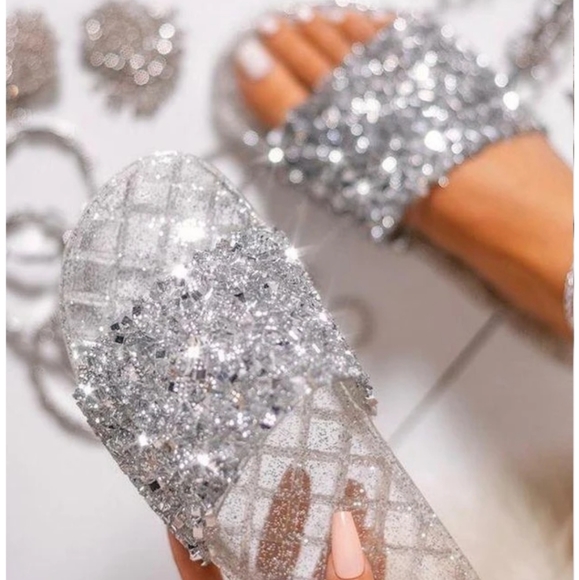 Beautiful Crystal Sandles Size 6.5 - Picture 5 of 5